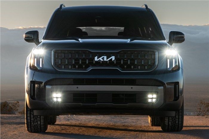 Kia Clavis Price, Specs, Review, Pics & Mileage in India | Expliafiles