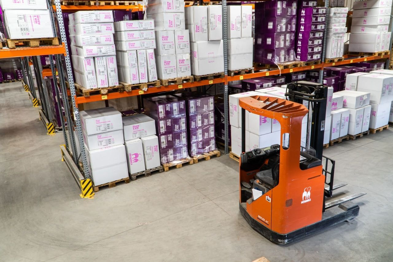 a forklift in a warehouse for dropshipping